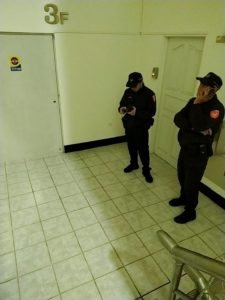 一男子在馬公市公所三樓睡覺 睡到被困在裡面向警方求救